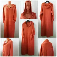 Платье с капюшоном и карманом кенгуру