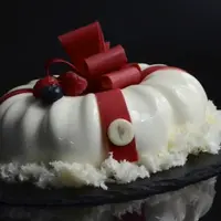 Торт Йогурт и красные ягоды