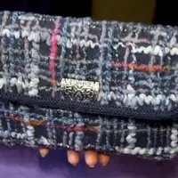 Клатч в твидовой технике