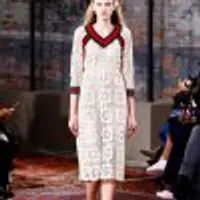 Платье с подвязами