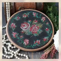 Имитация вышивки контурами. Кофейные розы