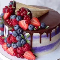 Шоколадный торт с вишней и шоколадные бисквиты с начинкой