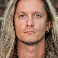 Откуда берётся цена на акции