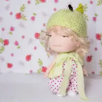 Текстильная куколка "Зеленое яблоко"