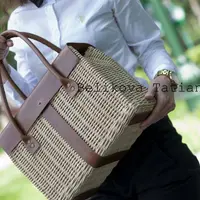 Плетеная сумка-чемодан из бумажной лозы и кожи