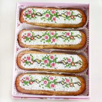 Эклеры с вышивкой в точечной технике