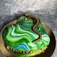 Делаем ящерку из пластичного шоколада