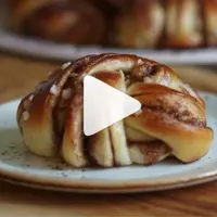 Сдобная булочка с корицей и кардамоном