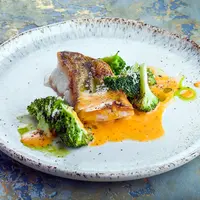 Тематический ужин. Судак с брокколи, соусом Марне и икрой палтуса