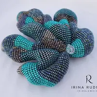 Вышивка: Виноградный лист