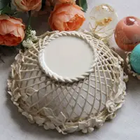 Плетеное фарфоровое блюдо