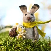 Пальчиковый зайчик с цветами