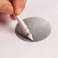 Художественная иллюстрация графитовыми карандашами