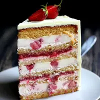 Бисквитный медовик Клубничный йогурт