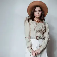 Женское позирование классическое