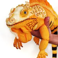 Вязаная игуана