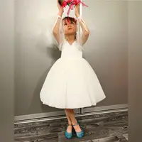 Блестящее платье с рукавами