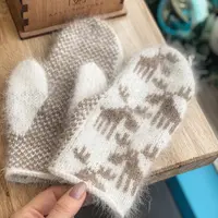 Варежки «Лоси в городе»