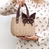 Сумочка Бабочка из бумажной лозы