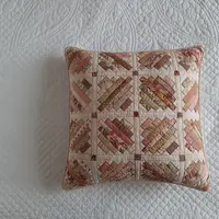 Подушка в технике сборки лоскутков