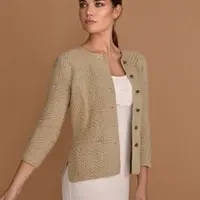 Вязаный жакет спицами Raffia