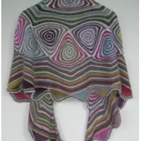 Оригинальная шаль спицами из треугольников