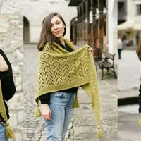 Вязаная спицами шаль Farnese