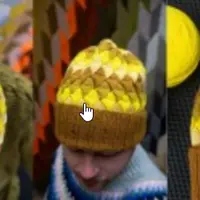 Вязаная шапка спицами Treasure Trove