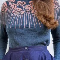 Пуловер с жаккардовой кокеткой Crown of Roses