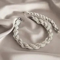 Украшения из блестящего шнура