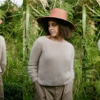 Пуловер скрещенной резинкой спицами одной деталью Keseran Pasaran