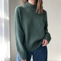 Теплый и стильный свитер с японским плечом Roads