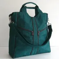 Сумочка с тремя наружными карманами