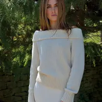 Пуловер со спущенными плечами спицами Soft