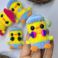 Цыпленок в кепочке