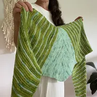 Шаль платочной вязкой Alive and Free