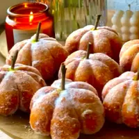 Пончики в виде тыквы с начинками