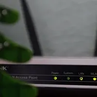 Взлом и защита беспроводных сетей. Библия вардрайвера и дефендера