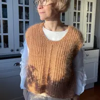 Стильная укороченная безрукавка с японским плечом Dynamite