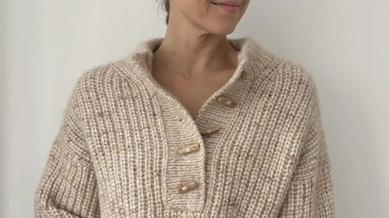 Вязаный спицами свитер с пуговицами Calgary Bay