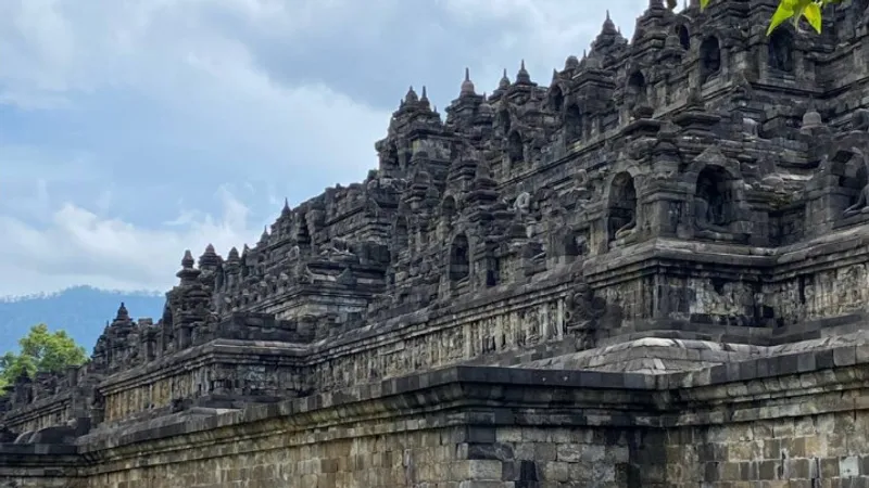 Архитектура Индонезии. Индуистские и буддистские храмы Явы и Бали