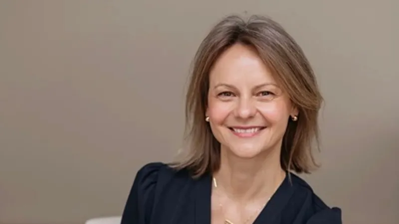 Клуб девушек с деньгами