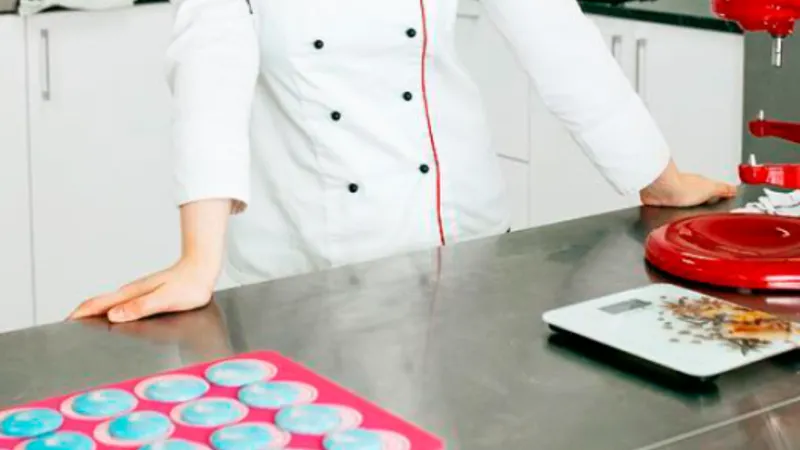 Весенний онлайн интенсив по приготовлению тортов, зефира и макарон