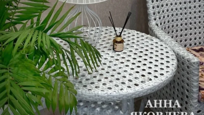 Круглый столик в Диоре