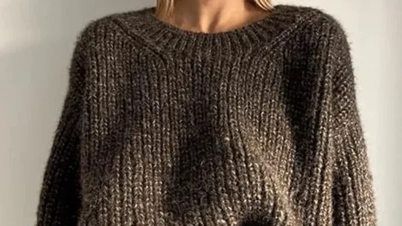 Totnes Sweater - вязаный резинкой оверсайз пуловер регланом-погон сверху